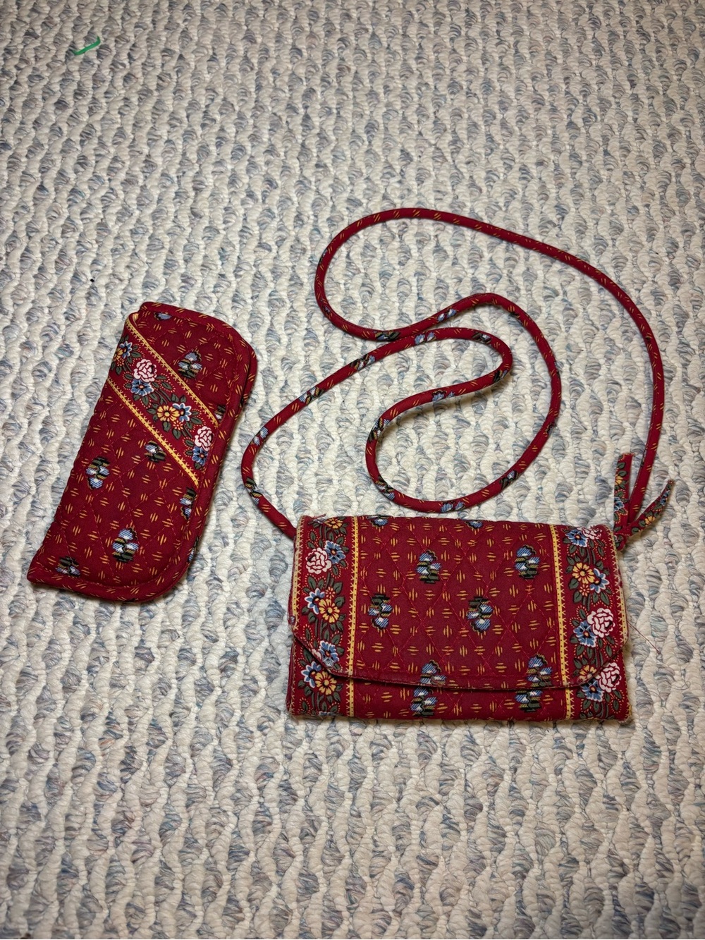 Vintage vera bradley Red Floral Quilted Crossbody Bag and Wallet Set bumblebee